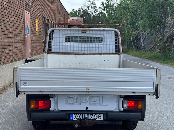 Opel Vivaro 4 of 5