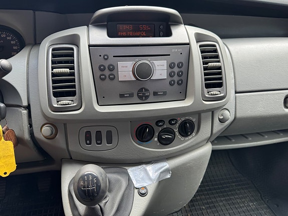 Opel Vivaro 16 of 16