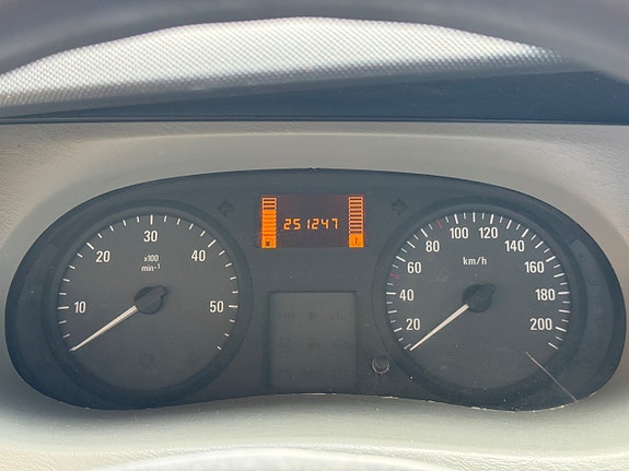 Opel Vivaro 15 of 16