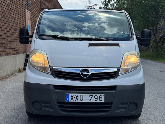 Opel Vivaro 8 of 16
