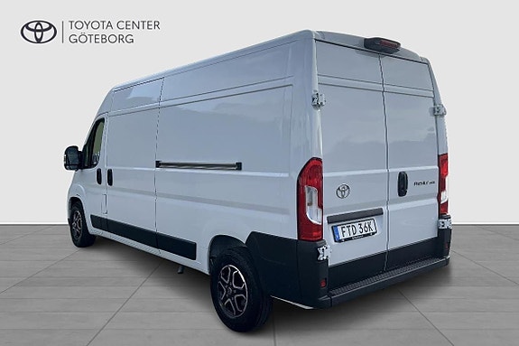 Toyota ProAce Max 2 of 5