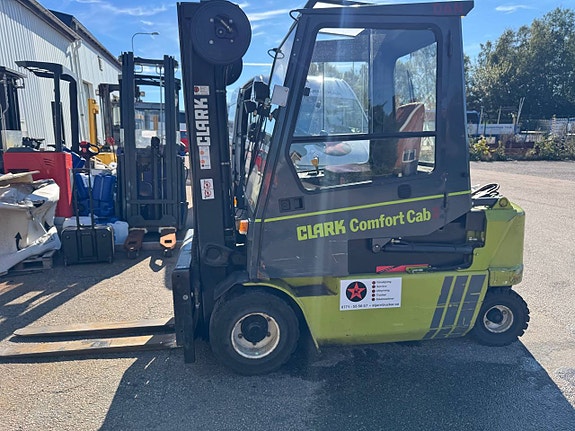 Clark 3.0 ton elmotviktstruck med hytt