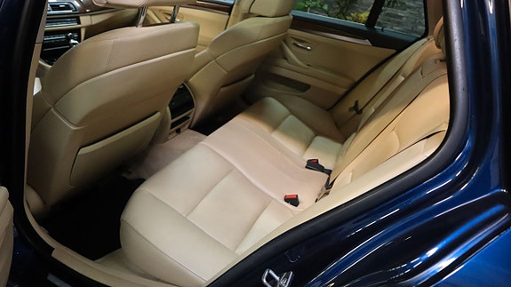 BMW 525 11 of 12