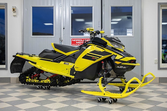 Ski-Doo Renegade XRS 850 E-TEC *VIP Display*