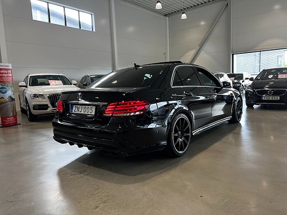 Mercedes-Benz E63 4 of 21