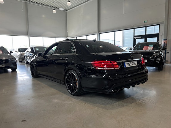 Mercedes-Benz E63 3 of 21