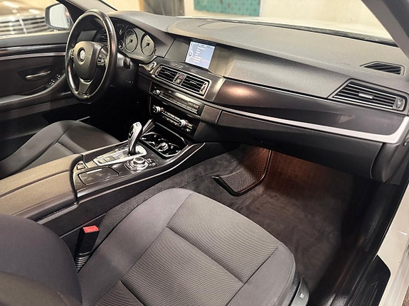 BMW 520 8 of 14