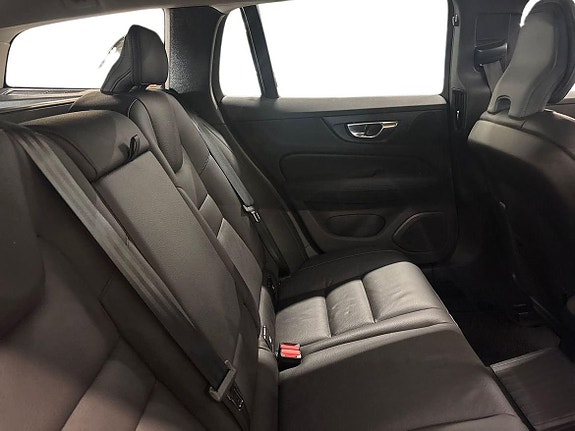 Volvo V60 11 of 14