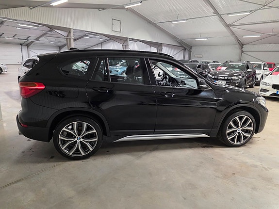 BMW X1 3 of 5
