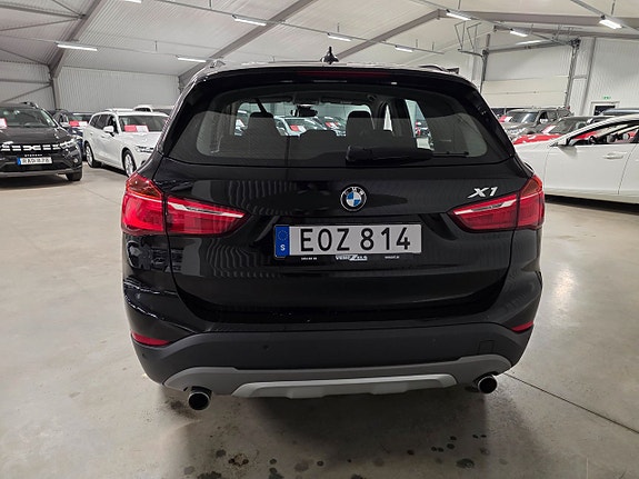 BMW X1 4 of 5
