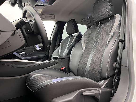 Peugeot 308 SW 14 of 27