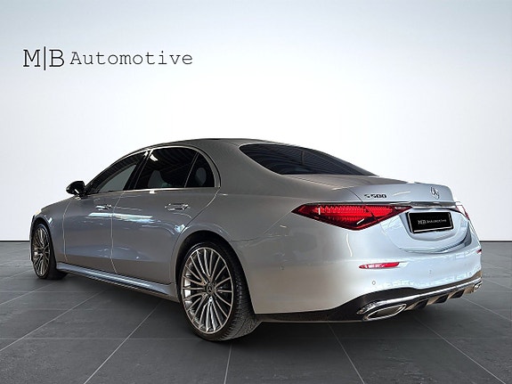 Mercedes-Benz S500 4 of 5