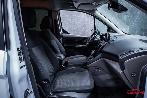 Ford Connect Tourneo 16 of 27