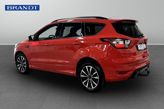 Ford Kuga 2 of 5
