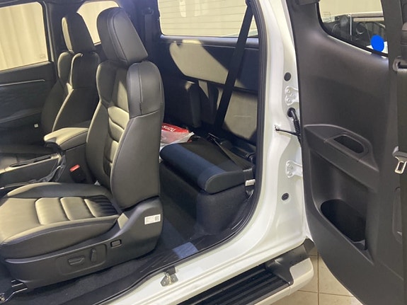 Isuzu D-max 12 of 27