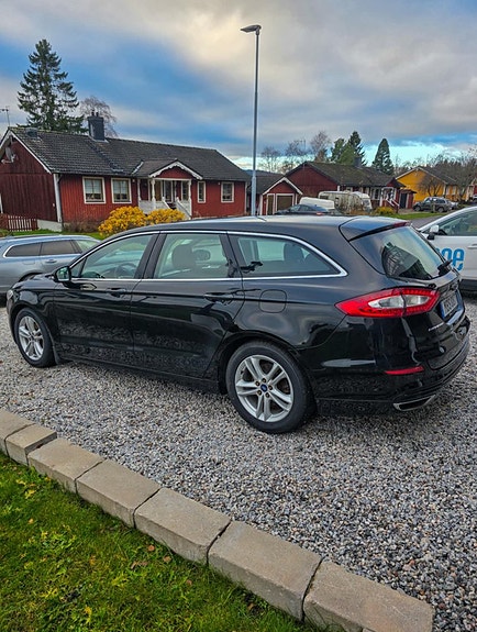 Ford Mondeo 2 of 8