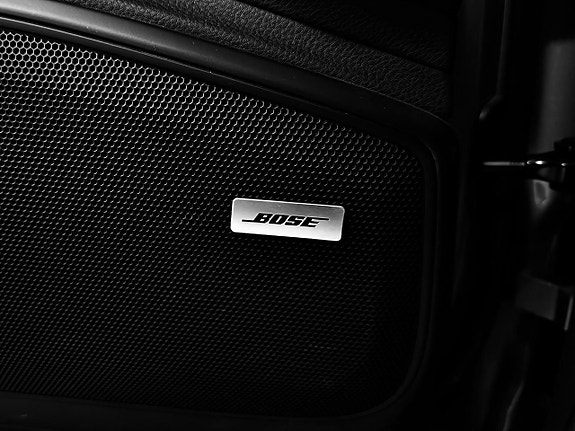 Porsche Panamera 4 10 of 27