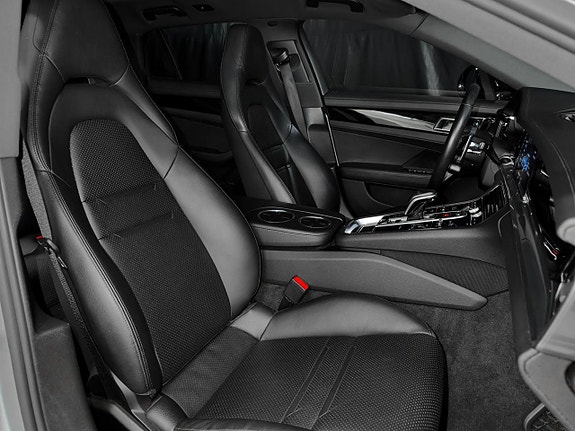 Porsche Panamera 4 23 of 27