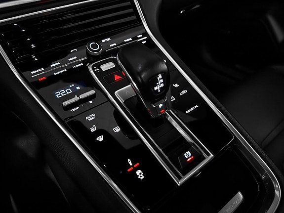 Porsche Panamera 4 16 of 27
