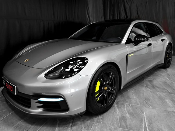 Porsche Panamera 4 3 of 5