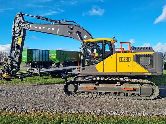 Volvo EC230 F
