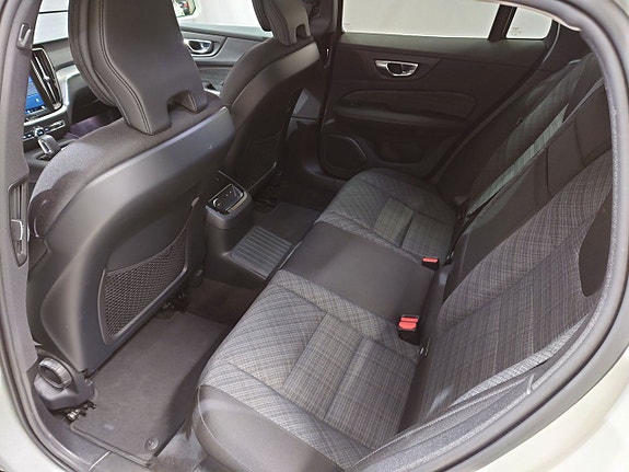 Volvo V60 13 of 20