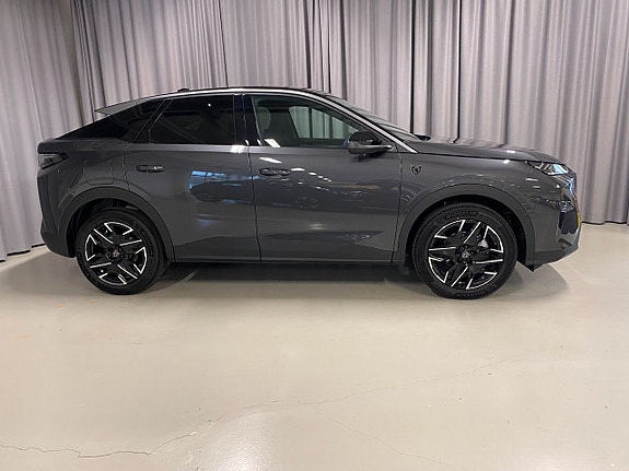 Peugeot 3008 2 of 5