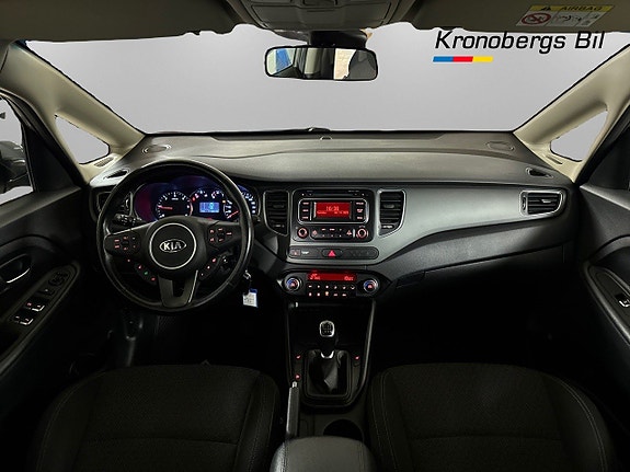Kia Carens 7 of 18