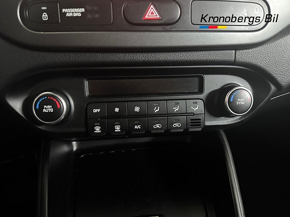 Kia Carens 13 of 18