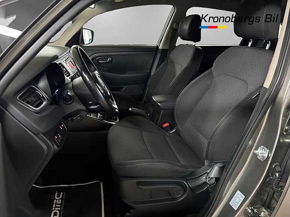 Kia Carens 8 of 18