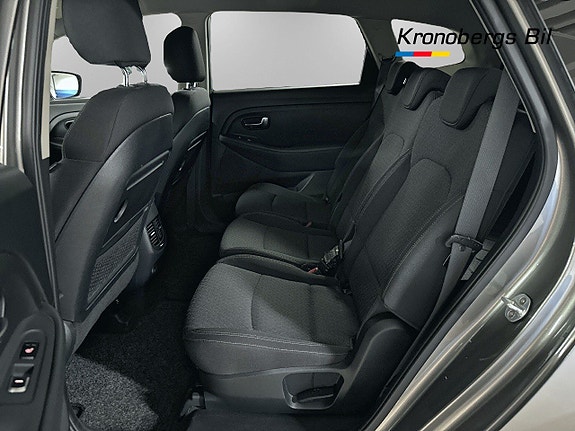 Kia Carens 9 of 18