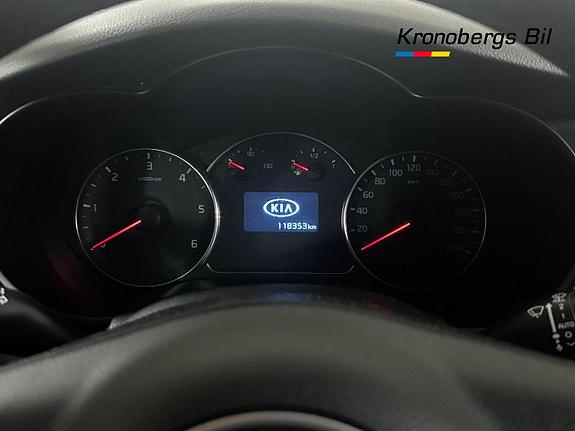 Kia Carens 11 of 18