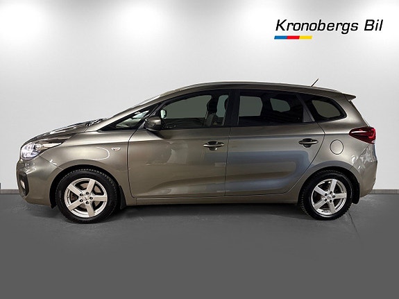 Kia Carens 4 of 5
