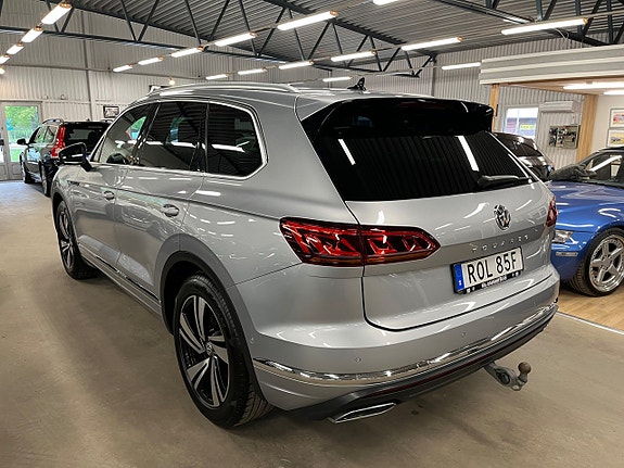 Volkswagen Touareg 4 of 5