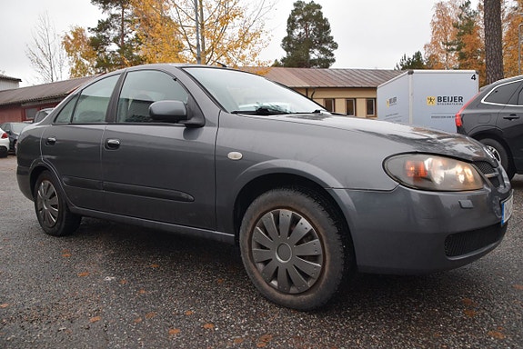 Nissan Almera 3 of 5
