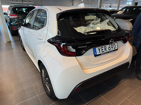Mazda 2 4 of 5