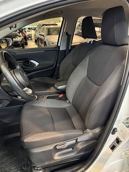 Mazda 2 3 of 5