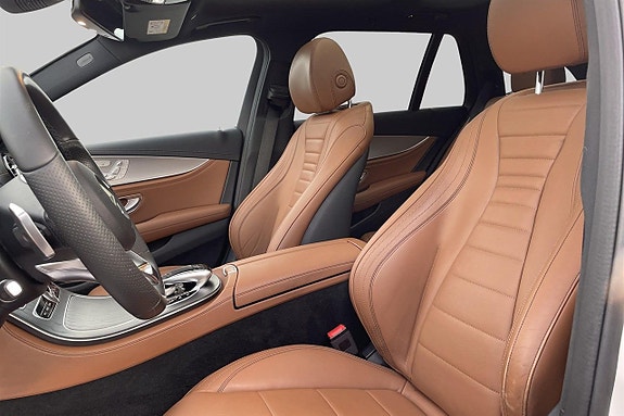 Mercedes-Benz E220 9 of 16