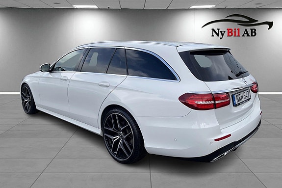 Mercedes-Benz E220 3 of 16