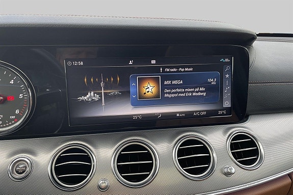 Mercedes-Benz E220 13 of 16