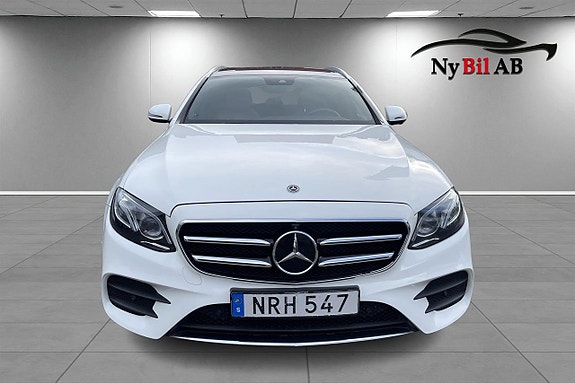 Mercedes-Benz E220 8 of 16