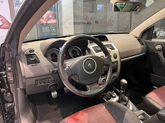 Renault Megane 9 of 21