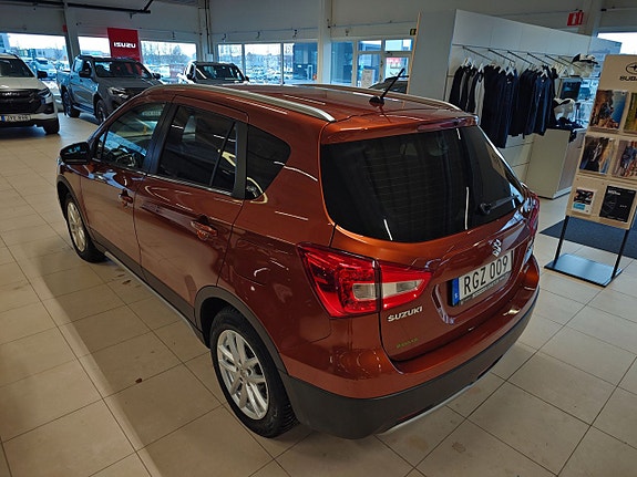 Suzuki S-Cross 4 of 15