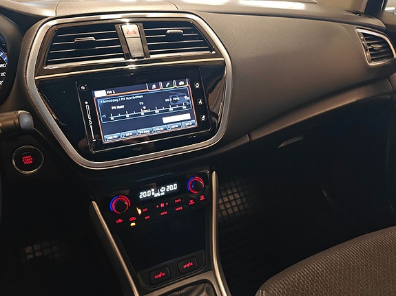 Suzuki S-Cross 9 of 15