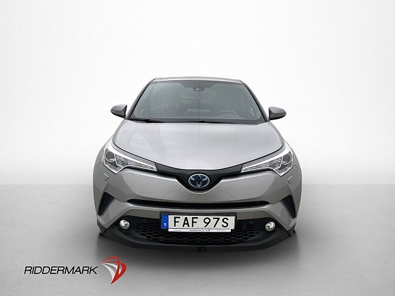 Toyota C-HR 2 of 24