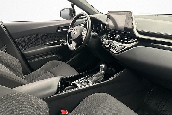 Toyota C-HR 22 of 24
