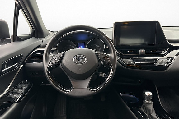 Toyota C-HR 10 of 24