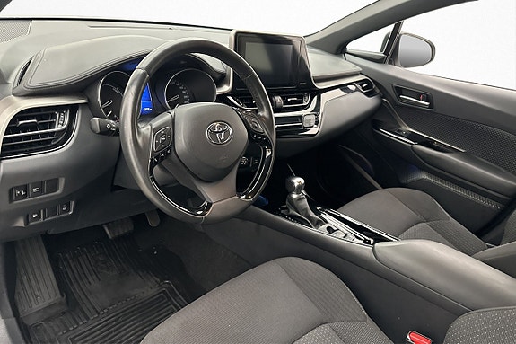 Toyota C-HR 8 of 24