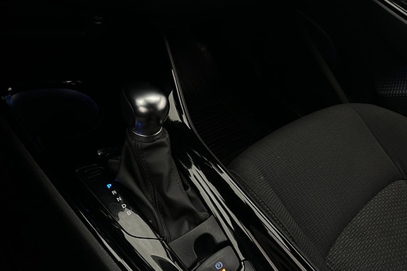 Toyota C-HR 20 of 24