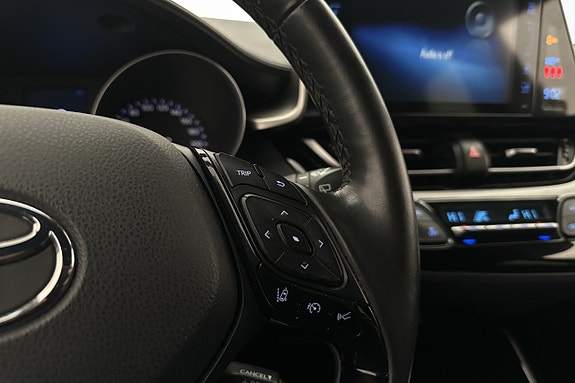 Toyota C-HR 13 of 24